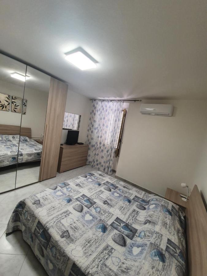 Yellowhouse Apartment Cala Gonone Bagian luar foto