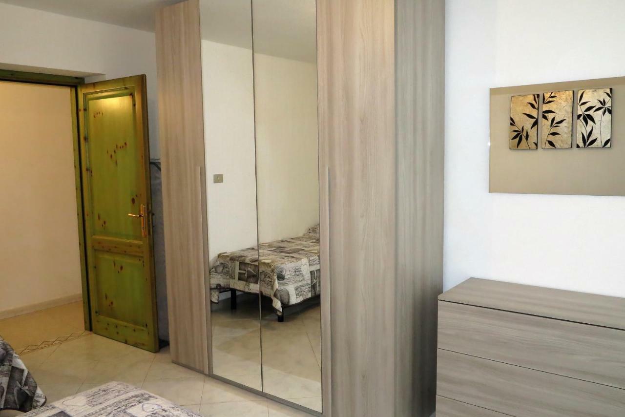 Yellowhouse Apartment Cala Gonone Bagian luar foto