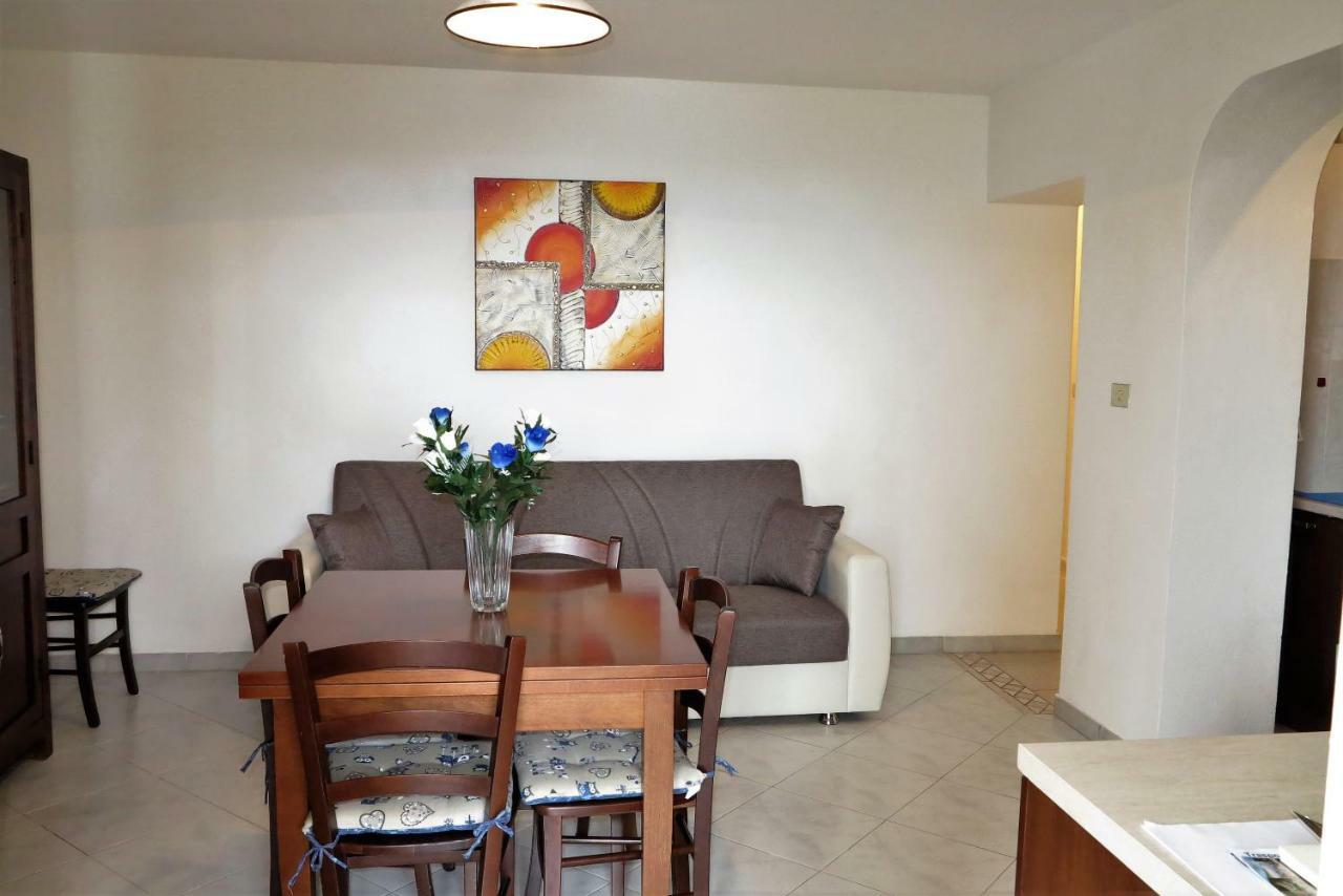 Yellowhouse Apartment Cala Gonone Bagian luar foto
